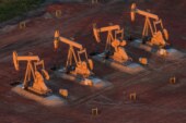 U.S. oil drilling rig count holds steady this week -Baker Hughes