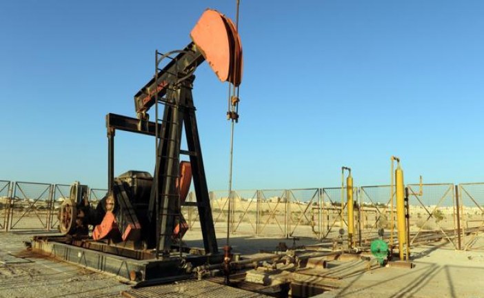 Oil hits 2-1/2 year highs on Libyan pipeline blast