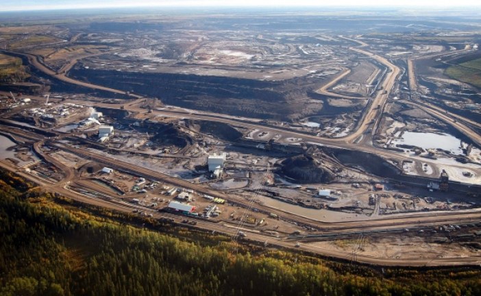 Alberta to toughen oil sands emissions standards