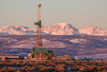 U.S. drillers add oil rigs for fourth consecutive week