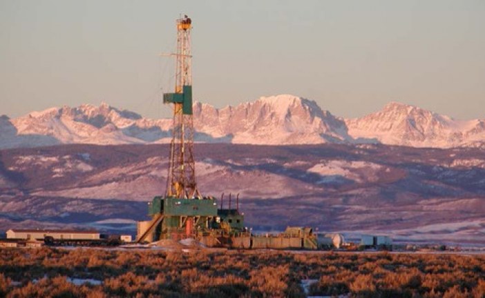 U.S. drillers add oil rigs for second consecutive week
