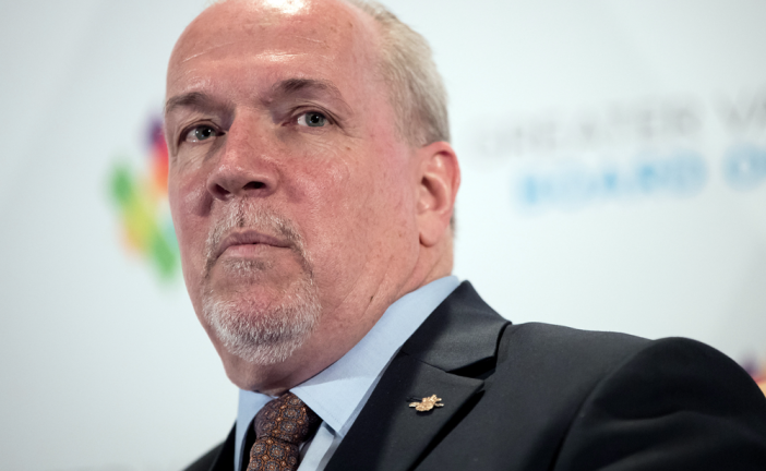 Advisers warned B.C. premier that blocking pipeline against the law