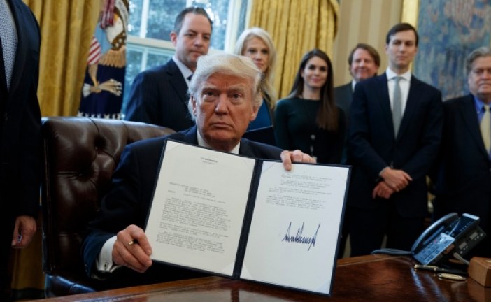 Trump issues new permit for stalled Keystone XL pipeline