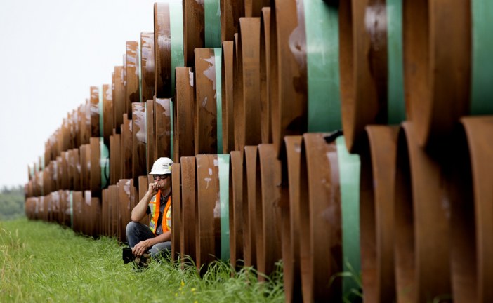 Enbridge raises bids to roll up North American pipeline subsidiaries