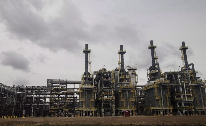 Report forecasts 16 to 23 per cent emissions intensity drop for oilsands
