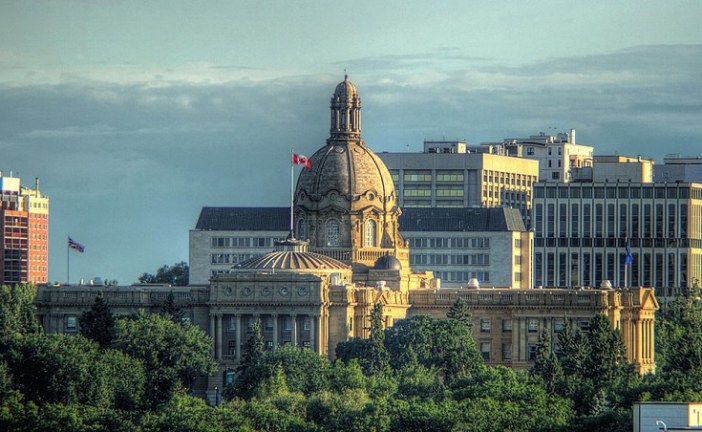 Jason Kenney, Rachel Notley begin formal transfer of power in Alberta