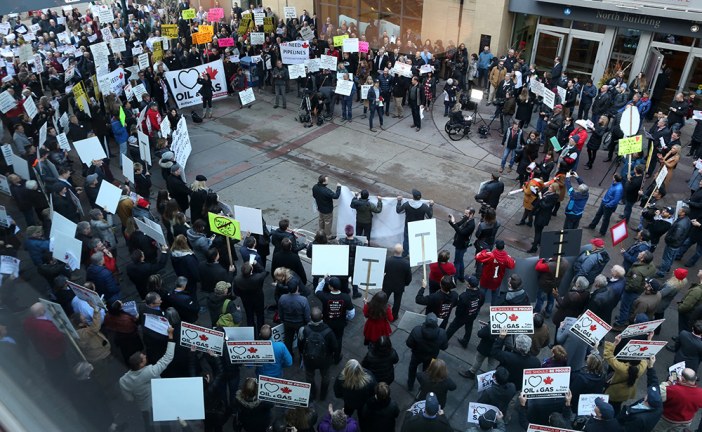 Stop ‘crushing our industry’: Downtown rallies send emphatic message to Trudeau, and now Morneau