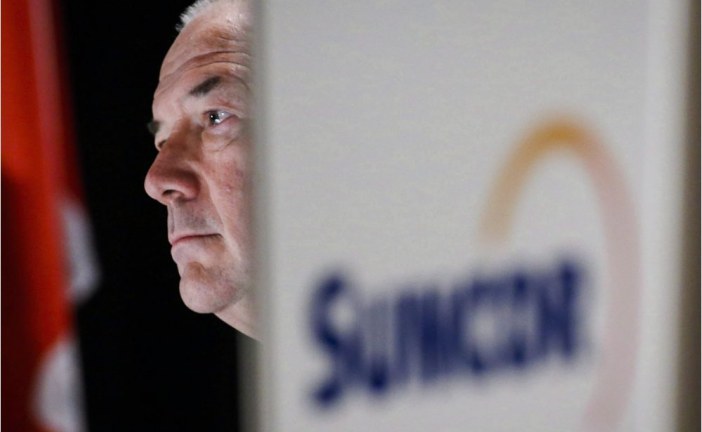 Varcoe: As crude-by-rail shipments tumble, Suncor CEO calls for ‘soft exit’ to oil curtailment