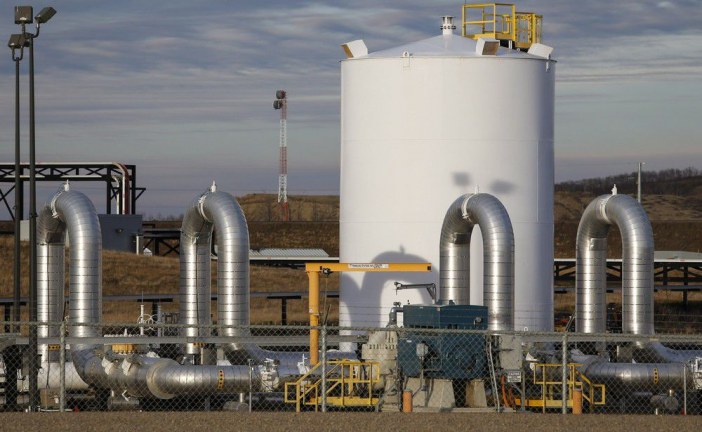 Why Canadian heavy oil prices are falling faster than global crude benchmarks