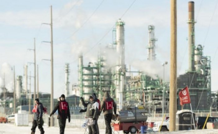 Sides in Regina refinery contract dispute dug in despite mediator’s report