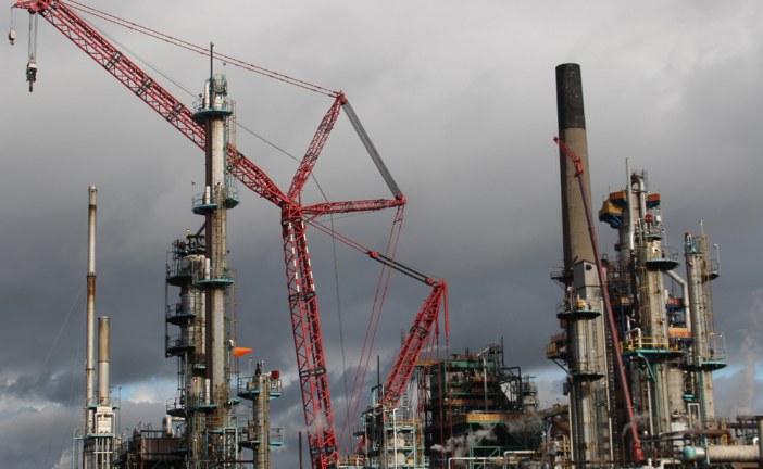 Imperial Oil cuts 2020 spending by 30%, to delay turnarounds amid demand hit