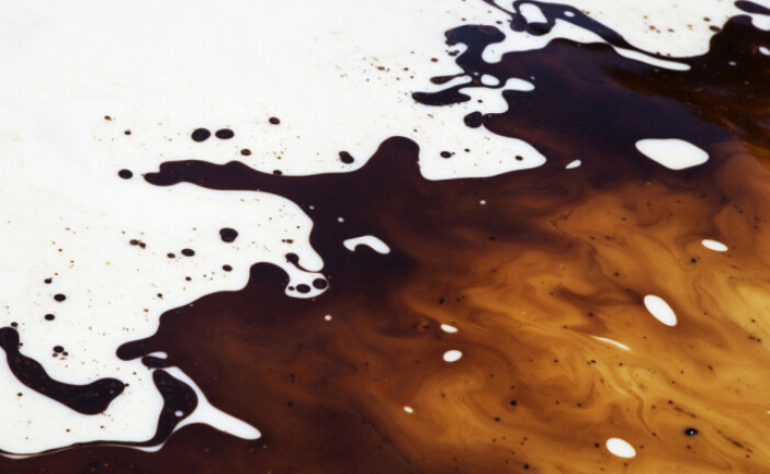 Oil meltdown spreads with losses sweeping through other markets
