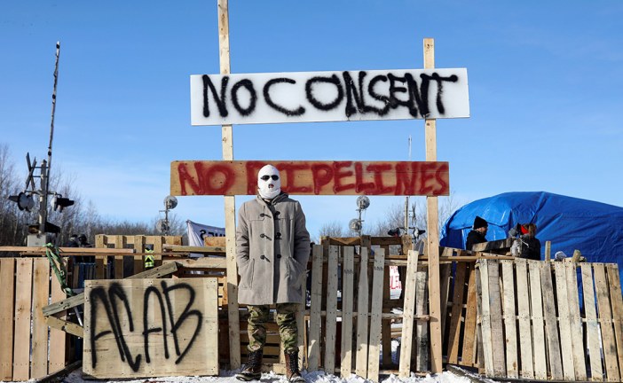 Varcoe: Alberta businesses insist rail blockades ‘can’t go on much longer’