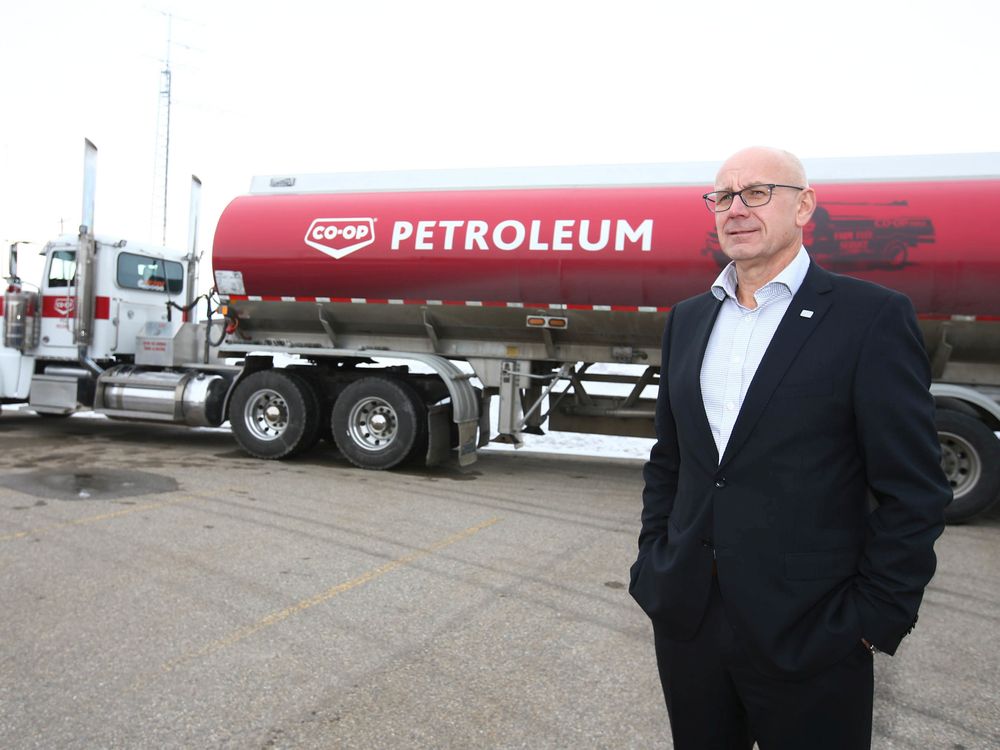  Scott Banda, CEO of Federated Co-operatives Ltd speaks to media and supporters in Carseland, AB south of Calgary on Wednesday, February 5, 2020. Representatives spoke about the blockade at the fuel distribution terminal in Carseland. Jim Wells/Postmedia