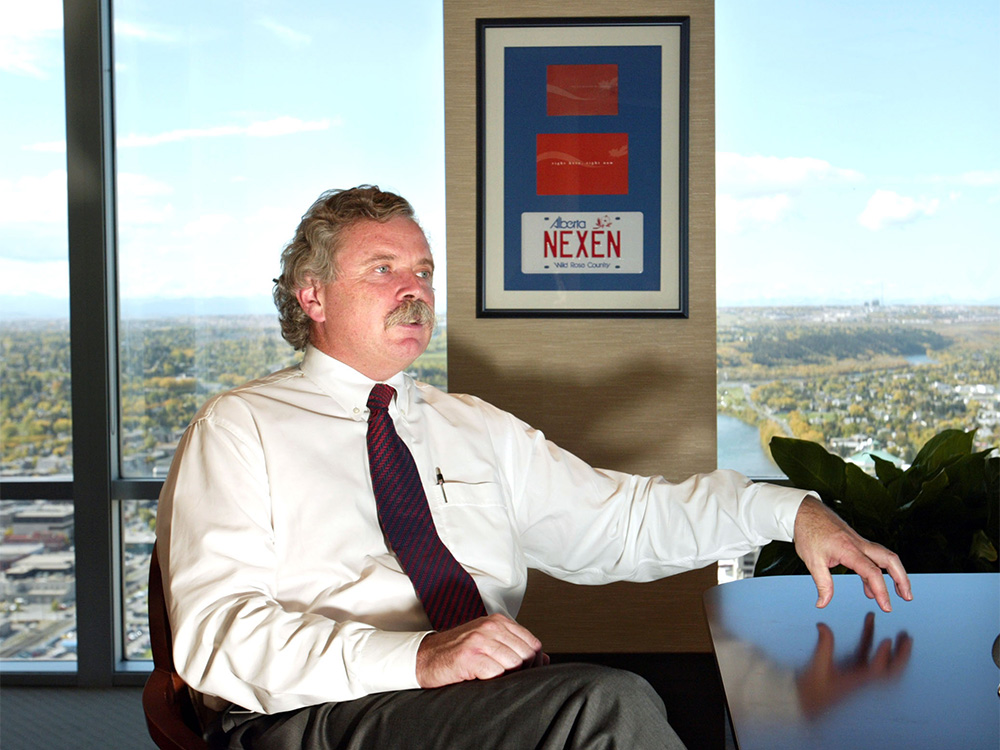  Charlie Fischer at the helm of Nexen at its Calgary headquarters on Sept. 22, 2004.