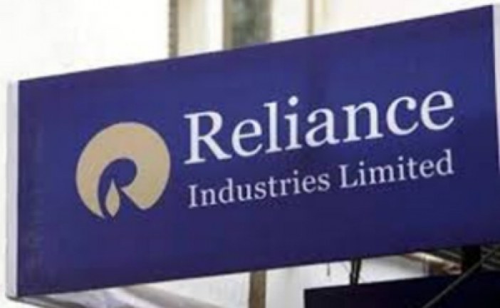 Threat of Venezuela Sanctions Has Reliance Buying Canadian Crude