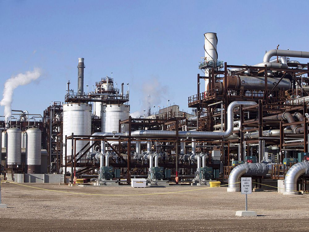  Quest carbon capture and storage facility in Fort Saskatchewan Alta, on Friday November 6, 2015. Quest is designed to capture and safely store more than one million tonnes of CO2 each year an equivalent to the emissions from about 250,000 cars.