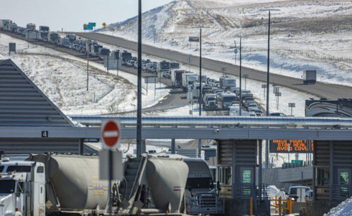 Oilsands workers based outside Canada exempt from border restrictions, 14-day quarantine