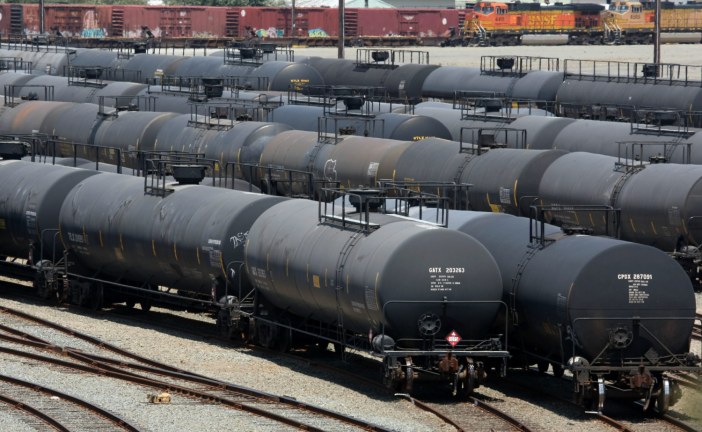Heavy crude discount inches wider
