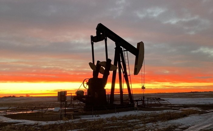 Oil edges higher on tight supply, China demand recovery optimism