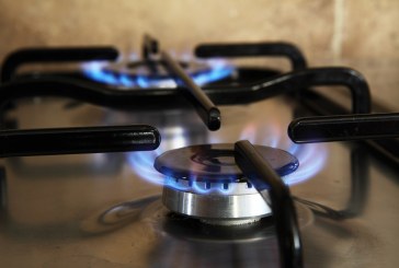 U.S. natgas futures dip on expectations for lower heating demand