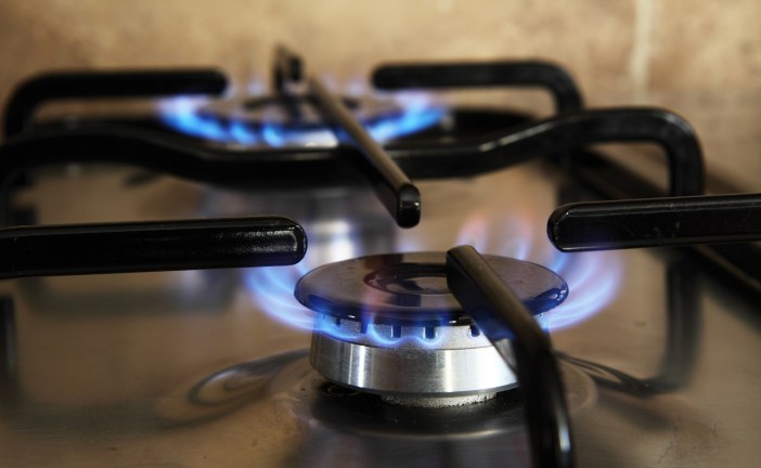 U.S. natgas futures dip on expectations for lower heating demand