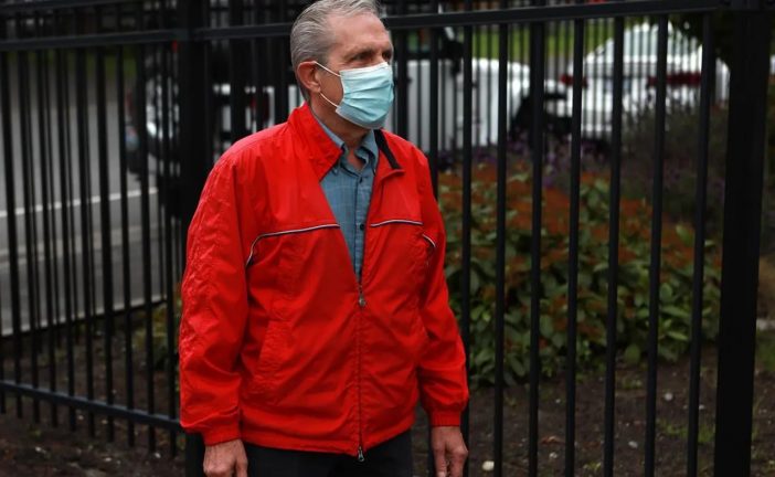 Man turns himself in to police over manure pile left at B.C. premier’s office