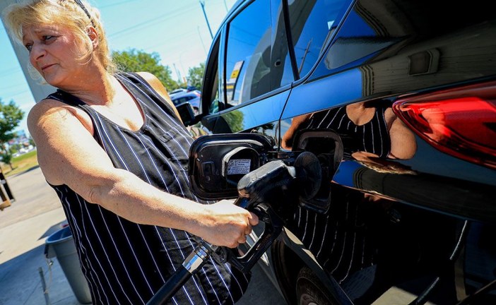 Gas prices in Calgary dropping; most of tax break being passed on, says economist