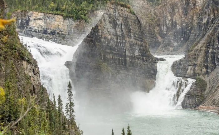 ‘Unique ecosystem’: N.W.T. First Nations sign benefit agreement with Parks Canada