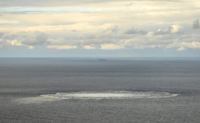 Sweden sends special diving vessel to area of pipeline leaks