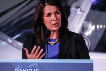 ‘I’m back:’ Danielle Smith chosen as United Conservative leader, next Alberta premier