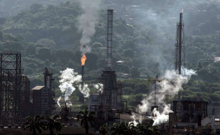 U.S. Plan to Import Oil from Venezuela Will Hurt Canadians