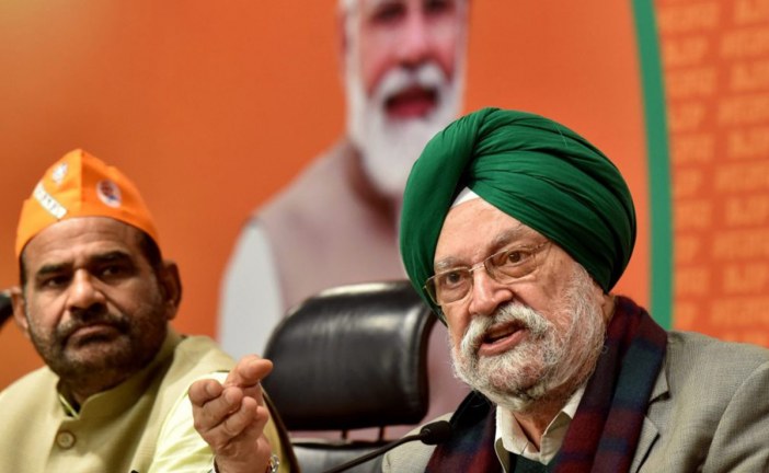 How India could ‘climb the ladder of prosperity’ and reduce emissions with Canadian energy