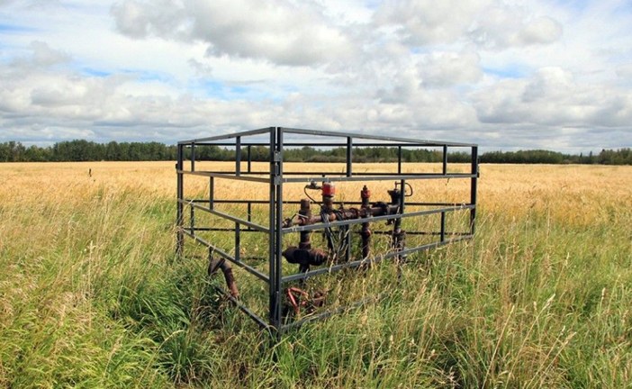 Premier Smith defends orphan well pilot project