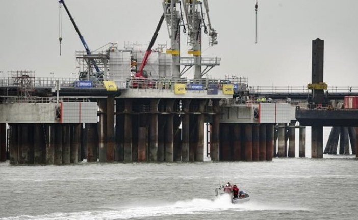 Talk of LNG as clean fuel alternative risks losing sight of climate goals: experts