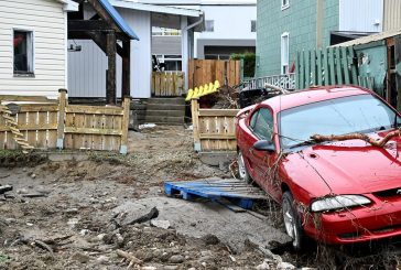 Waters starting to recede in Quebec, but officials warn spring flood season not over