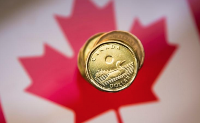 Loonie Drops to 7-Month Low After Bank of Canada Holds Rates
